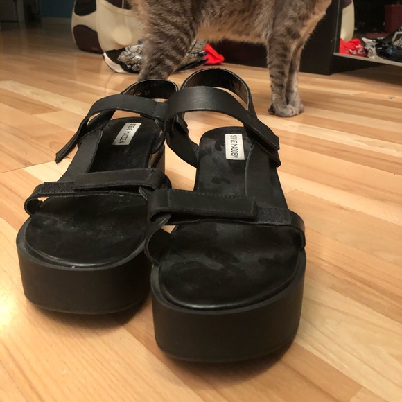 Steve Madden Platform sandals size 38 (us8) - Picture 2 of 3